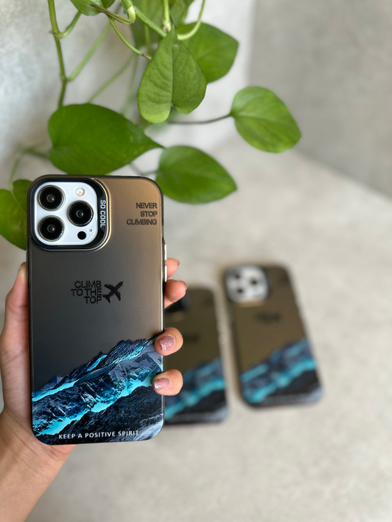 قاب آیفون برند So Cool مدل Climb to the Top با بدنه TPU مقاوم و لبههای محافظ، مناسب مدلهای مختلف آیفون