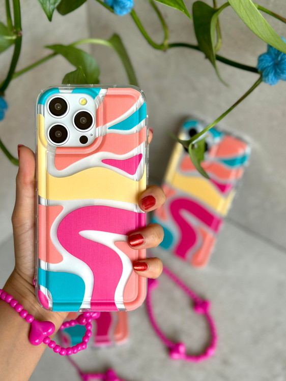 قاب فانتزی آیفون با رنگهای شاد و آویز ترند دخترانه