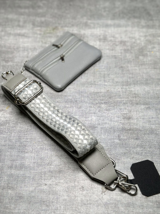 ست بند و جاکارتی چرمی خاکستری روشن با طراحی مینیمال و مدرن